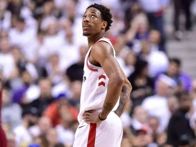 代的一次深 代的一次深