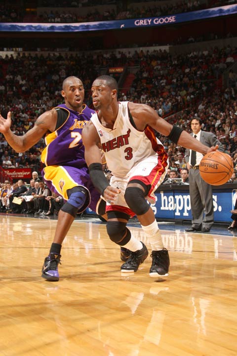 发球球员采 发球球员采